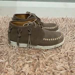 Justin fringe bootie